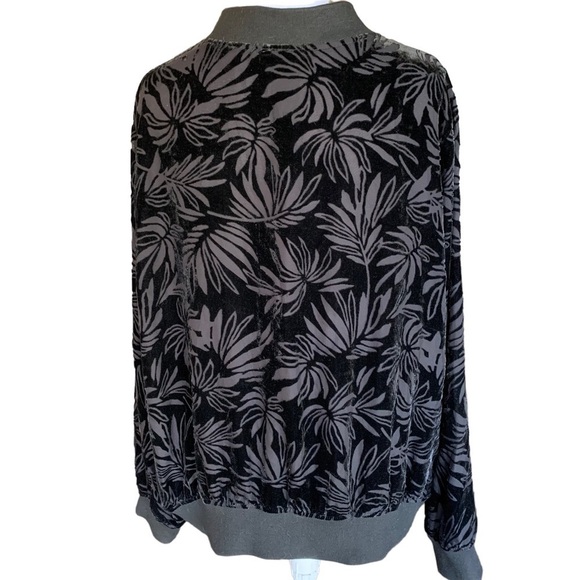 TORRID Black Burnout Velvet Palm Fully Lined Zip Up Jacket Sz 2X - Picture 2 of 8